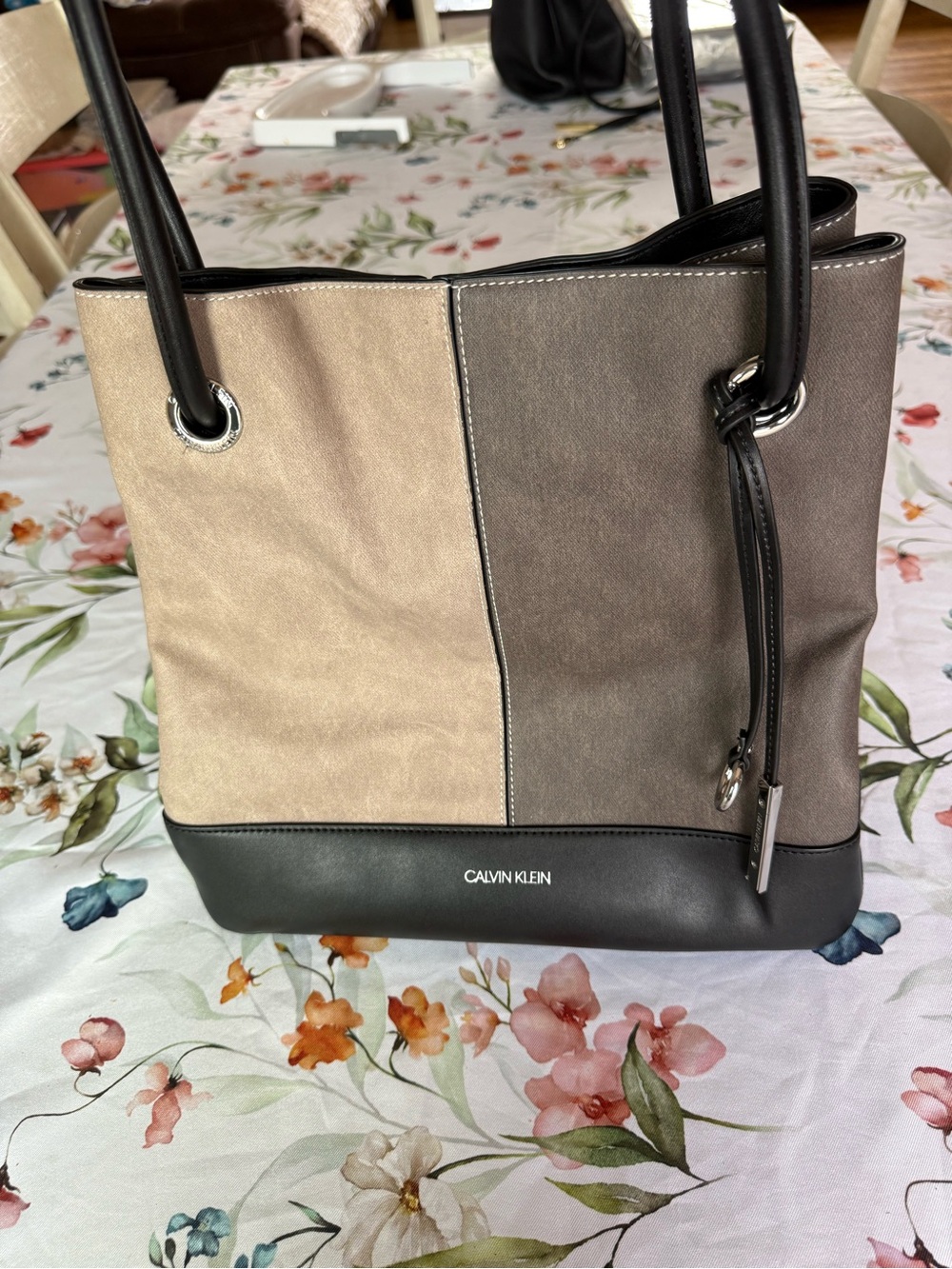 Calvin Klein Gabrianna color block reversible tote bag , excellent condition